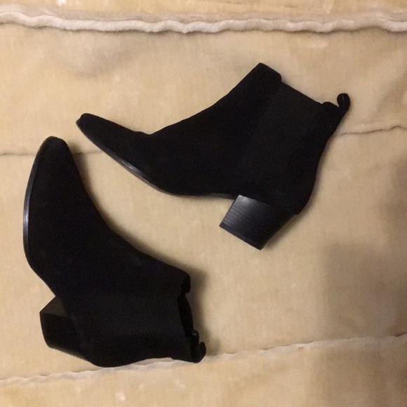 Pointy Suede Boots—Made In Spain🇪🇸 - Picture 4 of 4